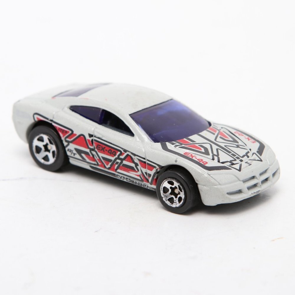 Vintage Hot Wheel 2002 Dodge Charger R/T Die Cast Car Silver Toys Collectable